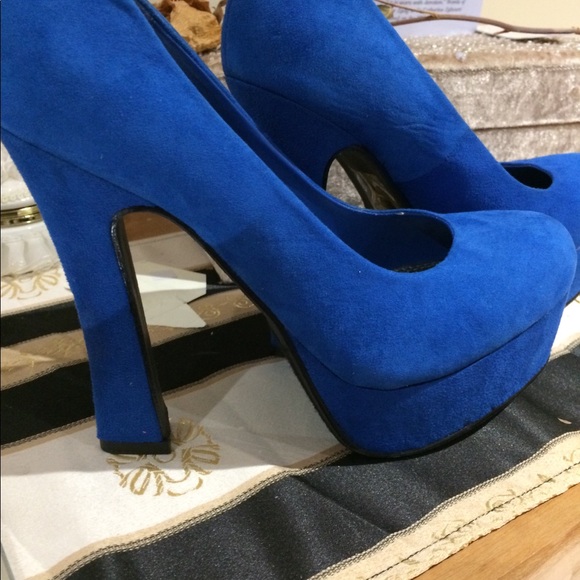 Pumps - Picture 2 of 2